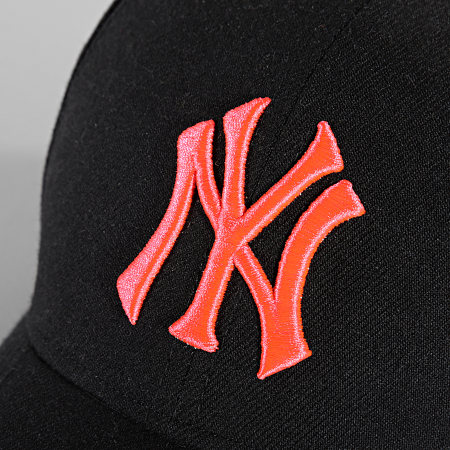 '47 Brand - Casquette MVP Adjustable New York Yankees Noir Rose Fluo