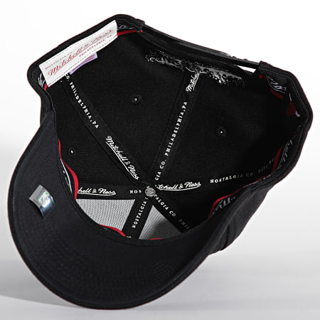 Mitchell and Ness - Casquette Black Out Arch Classic Chicago Bulls Noir