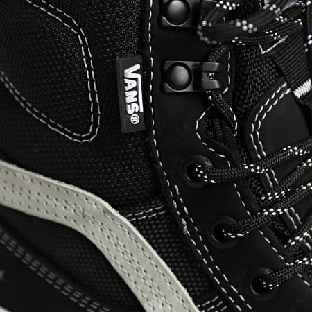 Vans - Sneakers Sk8 Hi Gore-Tex I111KP Nero Marshmallow