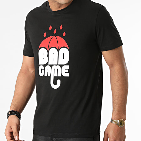 Zesau - Camiseta Bad Game Paraguas Negro Blanco Rojo