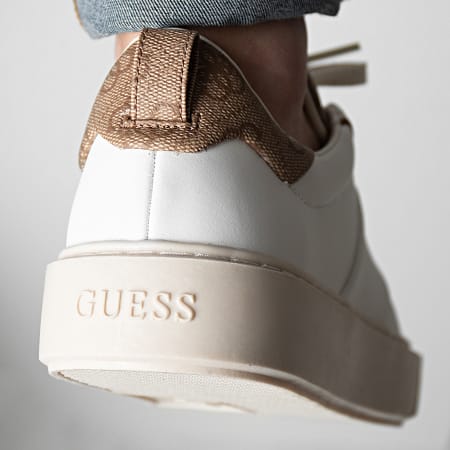 Guess - Baskets FM5VICLEA12 Beige Brown