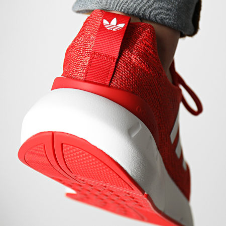 Adidas Originals - Zapatillas Swift Run 22 GZ3497 Vivid Red Cloud White Ámbar alternativo