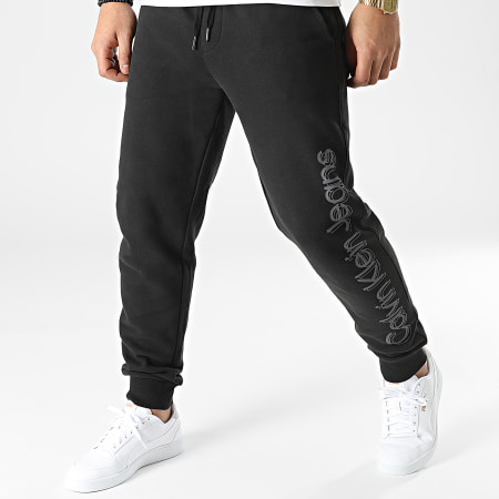 Calvin Klein Jeans - Pantalon Jogging Vertical Bold Institutional 9651 Noir