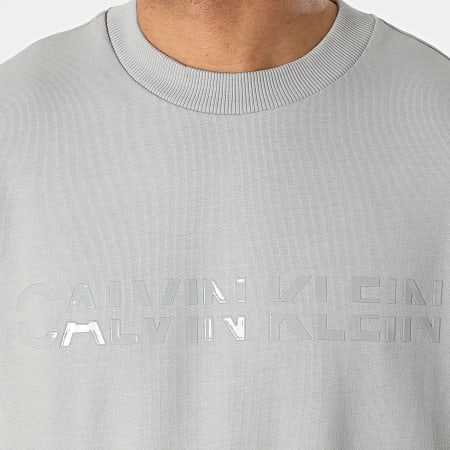 Calvin Klein - Sweat Crewneck Matt Shine Split Logo 8029 Gris