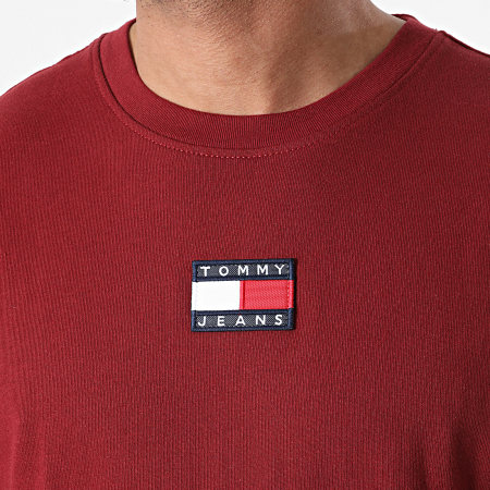 Tommy Jeans - Camiseta Tommy Badge 0925 Burdeos