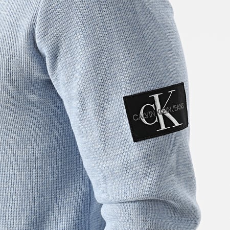 Calvin Klein Jeans - Sweat Crewneck Monogram Badge Waffle 6610 Bleu Clair Chiné
