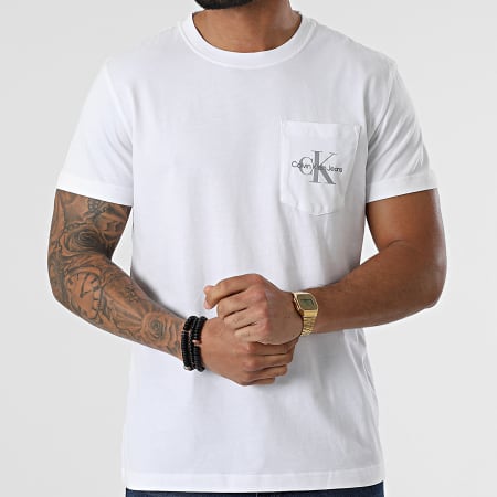 Calvin Klein - Camiseta con bolsillo con logotipo de monograma 9876 Blanco
