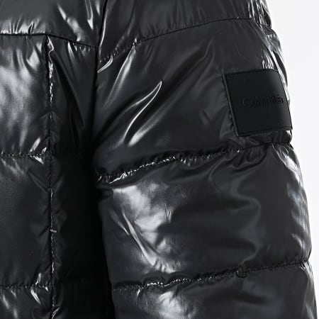 Calvin Klein - Anorak con capucha High Shine Quilt 8130 Black