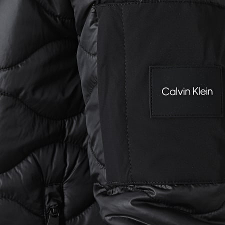 Calvin Klein - Doudoune Capuche Lightweight Onion Quilt 8518 Noir
