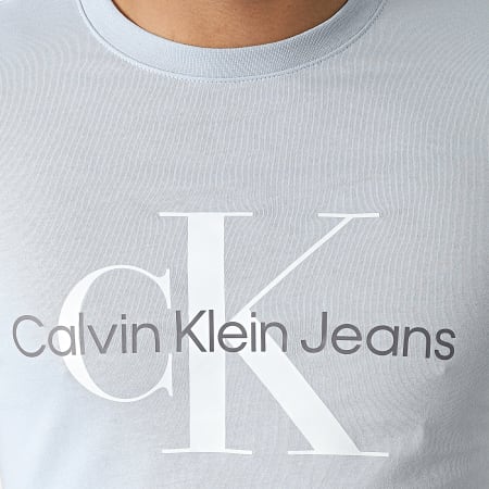 Calvin Klein - Tee Shirt Seasonal Monogram 0806 Bleu Ciel