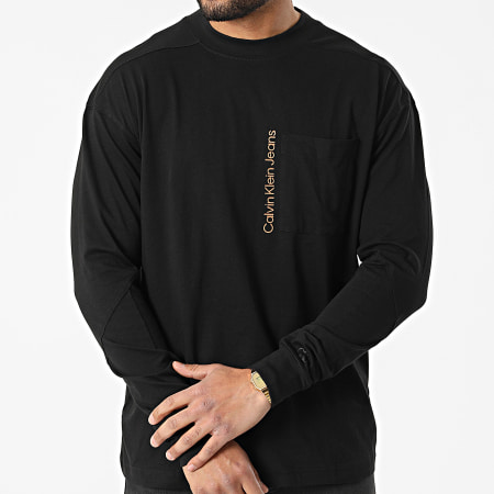 Calvin Klein - Tee Shirt Manches Longues Poche Seasonal Insitutional 0206 Noir