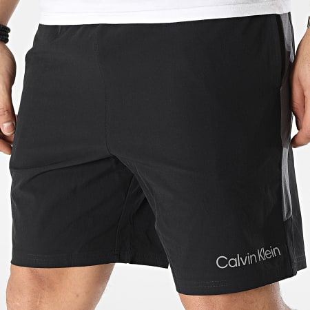 Calvin Klein - GMS2S805 Pantalón corto con banda negro