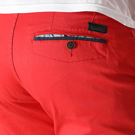 American People - Most Pantalones cortos chinos rojos