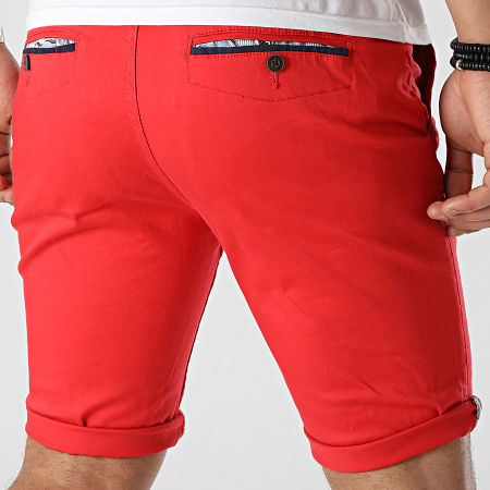 American People - Most Pantalones cortos chinos rojos