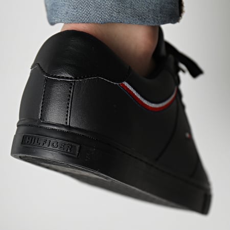 Tommy Hilfiger - Sneakers Essential Leather 3887 Nero