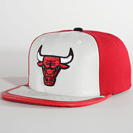 Mitchell and Ness - Casquette Snapback Day One Chicago Bulls Rouge Blanc