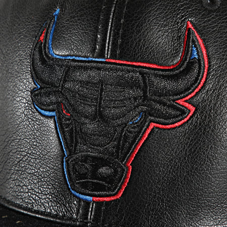 Mitchell and Ness - Casquette Snapback Day One Chicago Bulls Noir Rouge Bleu