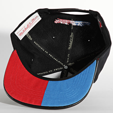 Mitchell and Ness - Casquette Snapback Day One Chicago Bulls Noir Rouge Bleu