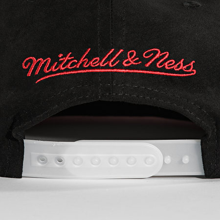Mitchell and Ness - Giorno 5 Chicago Bulls Snapback Cap Nero Riflettente