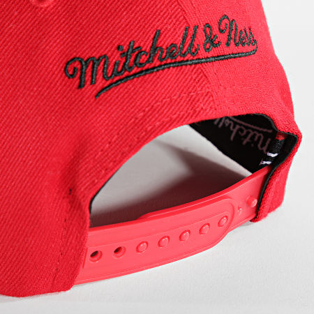 Mitchell and Ness - Casquette Team 2 Tone 2 Stretch Chicago Bulls Rouge