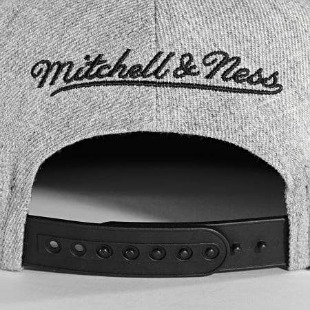 Mitchell and Ness - Casquette Snapback Team Heather 2 Brooklyn Nets Gris Chiné