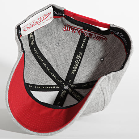 Mitchell and Ness - Casquette Team Heather 2 Stretch Chicago Bulls Gris Chiné