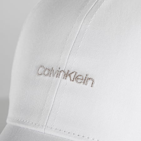 Calvin Klein - Casquette Fitted Femme 9146 Blanc