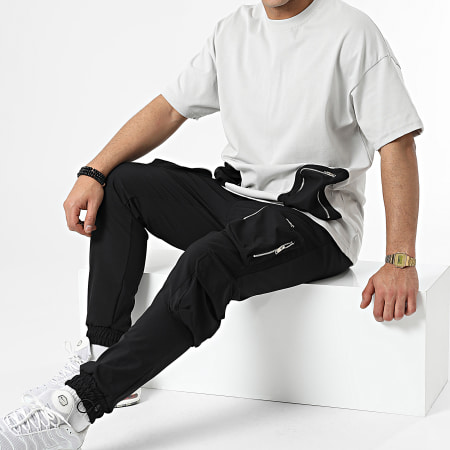 Ikao - LL600 Conjunto de camiseta gris con bolsillos y pantalón de chándal