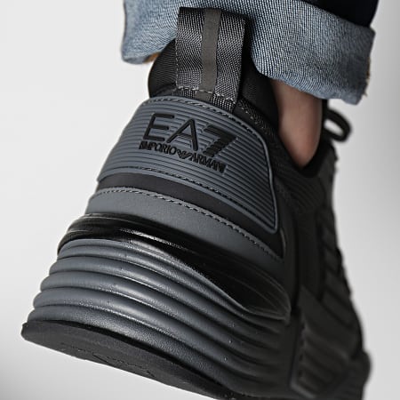 EA7 Emporio Armani - Zapatillas X8X070-XK165 Triple Iron Gate Black negras