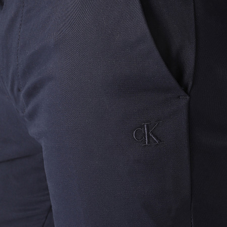 Calvin Klein - Pantalon Chino CKJ 026 7669 Bleu Marine