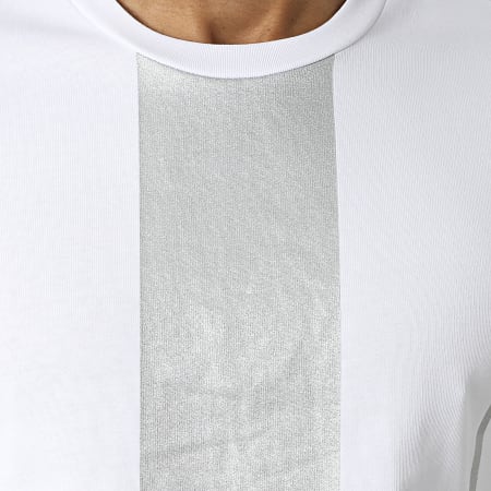 John H - Camiseta XW935 Blanco Plata