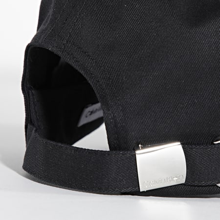 Calvin Klein - Cappello a doppia linea 8249 nero