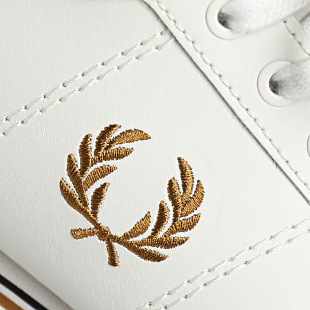 Fred Perry - Baskets B722 Leather Porcelain