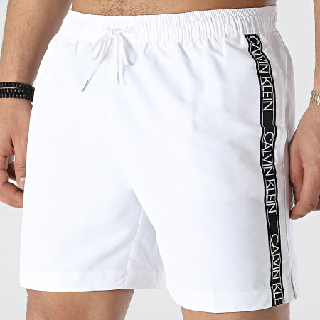Calvin Klein - Pantalones cortos de baño medianos con banda de ajuste 0558 Blanco