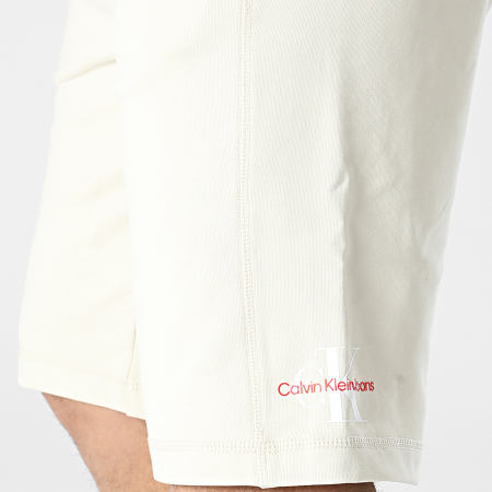 Calvin Klein - Pantaloncini da jogging con logo Monogram 0065 Beige
