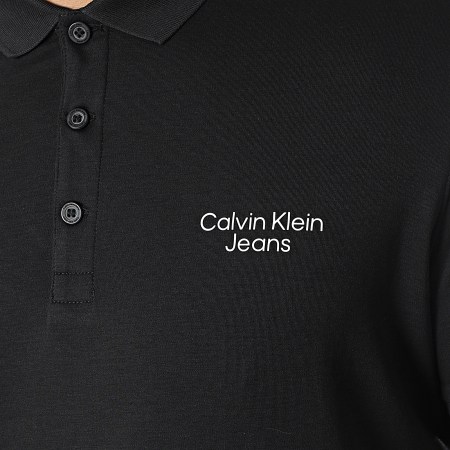 Calvin Klein - Polo Manga Corta Logo Apilado 0088 Negro