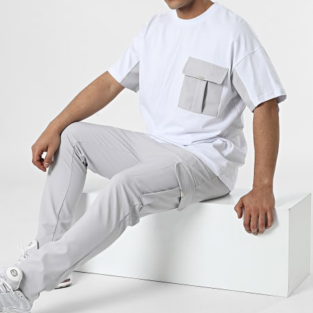 Ikao - LL615 Conjunto de camiseta con bolsillos en el pecho y pantalón cargo gris blanco