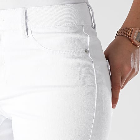 Vero Moda - Pantaloncini di jeans da donna, bianco