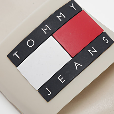 Tommy Jeans - Flag 1889 Savannah Sand Chanclas para mujer