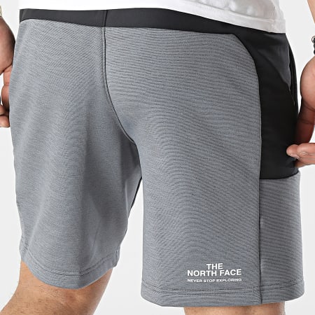 The North Face - A5IEX Pantaloncini da jogging grigio antracite