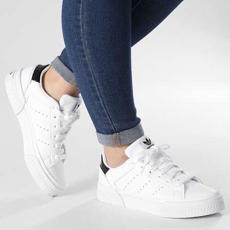 Adidas Originals - Baskets Femme Court Torino H05279 Cloud White Core Black  - LaBoutiqueOfficielle.com