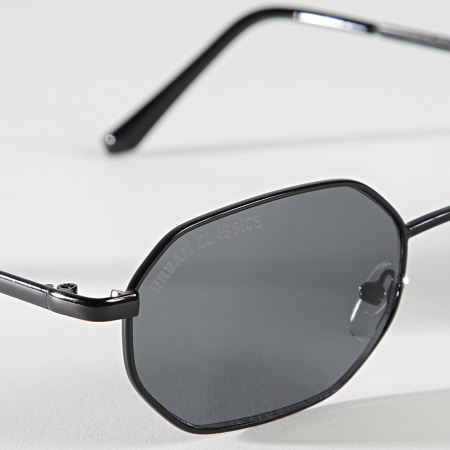 Urban Classics - Confezione da 2 paia di occhiali da sole neri e gialli TB4885
