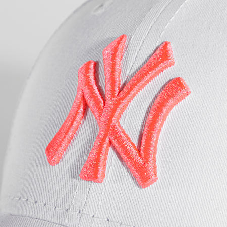 New Era - Casquette 9Forty New York Yankees 12375789 Blanc Rose Fluo