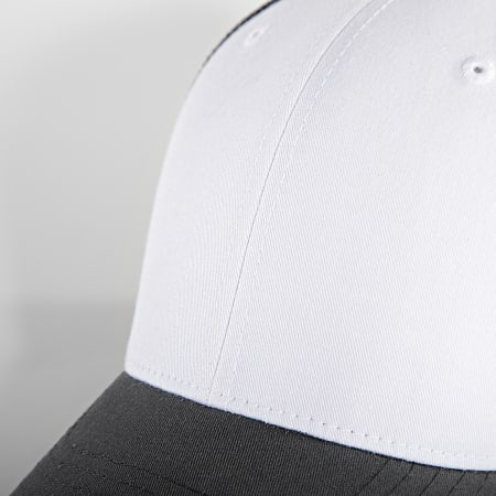 Classic Series - Casquette Fitted Trucker 6511CF Gris Anthracite Blanc