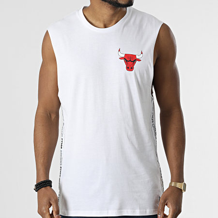 New Era - Logo a sinistra sul petto Chicago Bulls NBA Maglietta senza maniche 13083913 Bianco