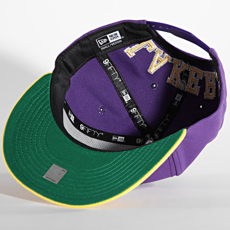 New Era - Casquette Snapback 9Fifty Team Arch Los Angeles Lakers Violet Jaune