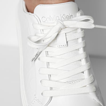 Calvin Klein - Baskets Low Top Lace Up 0641 Triple White
