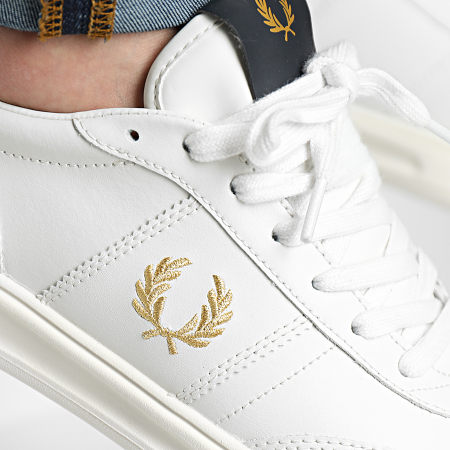 Fred Perry - Baskets B400 Leather Porcelain