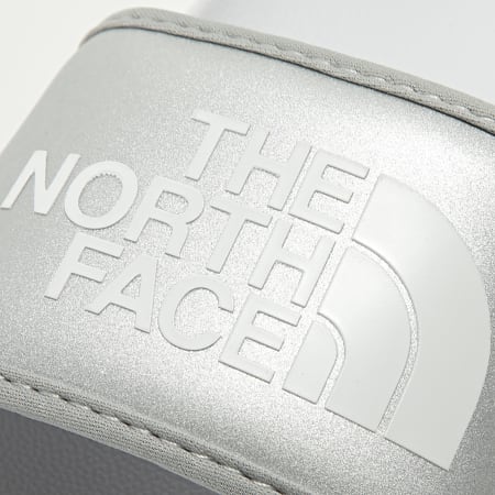 The North Face - Claquettes Femme Base Camp Slide III Metallic Argenté Blanc
