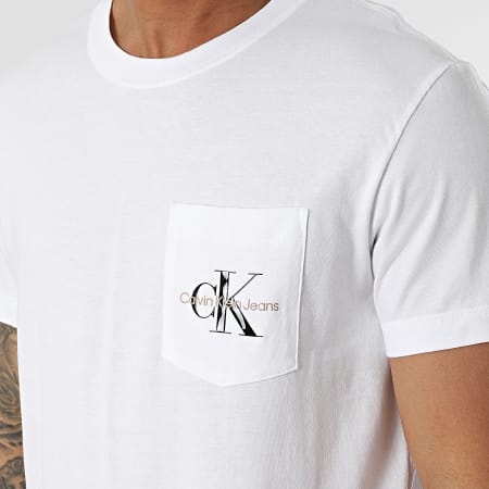 Calvin Klein - 9876 Maglietta tascabile con logo Monogram bianco
